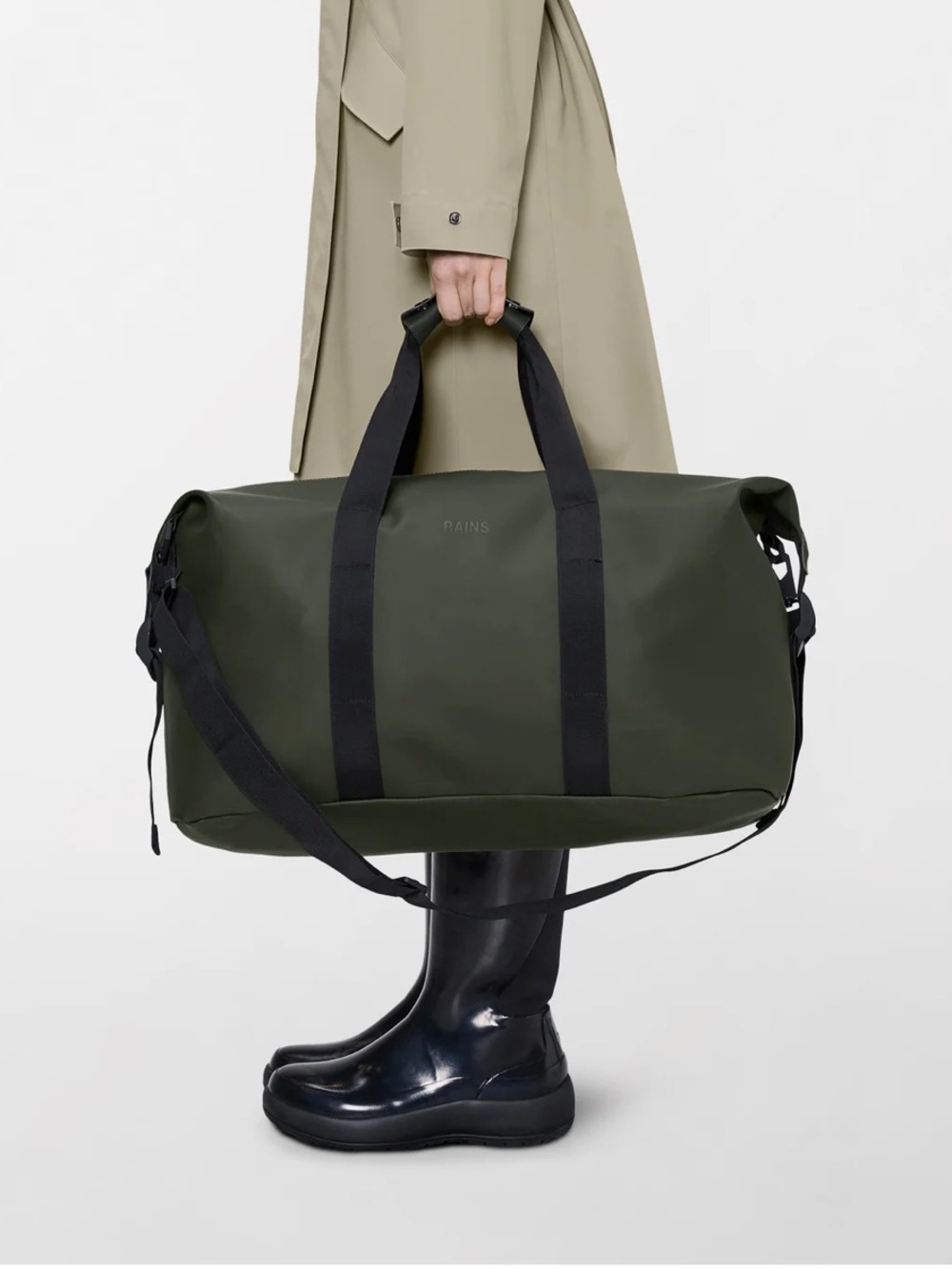 NWT Rains Hilo overnight Weekend Bag medium size in green waterproof